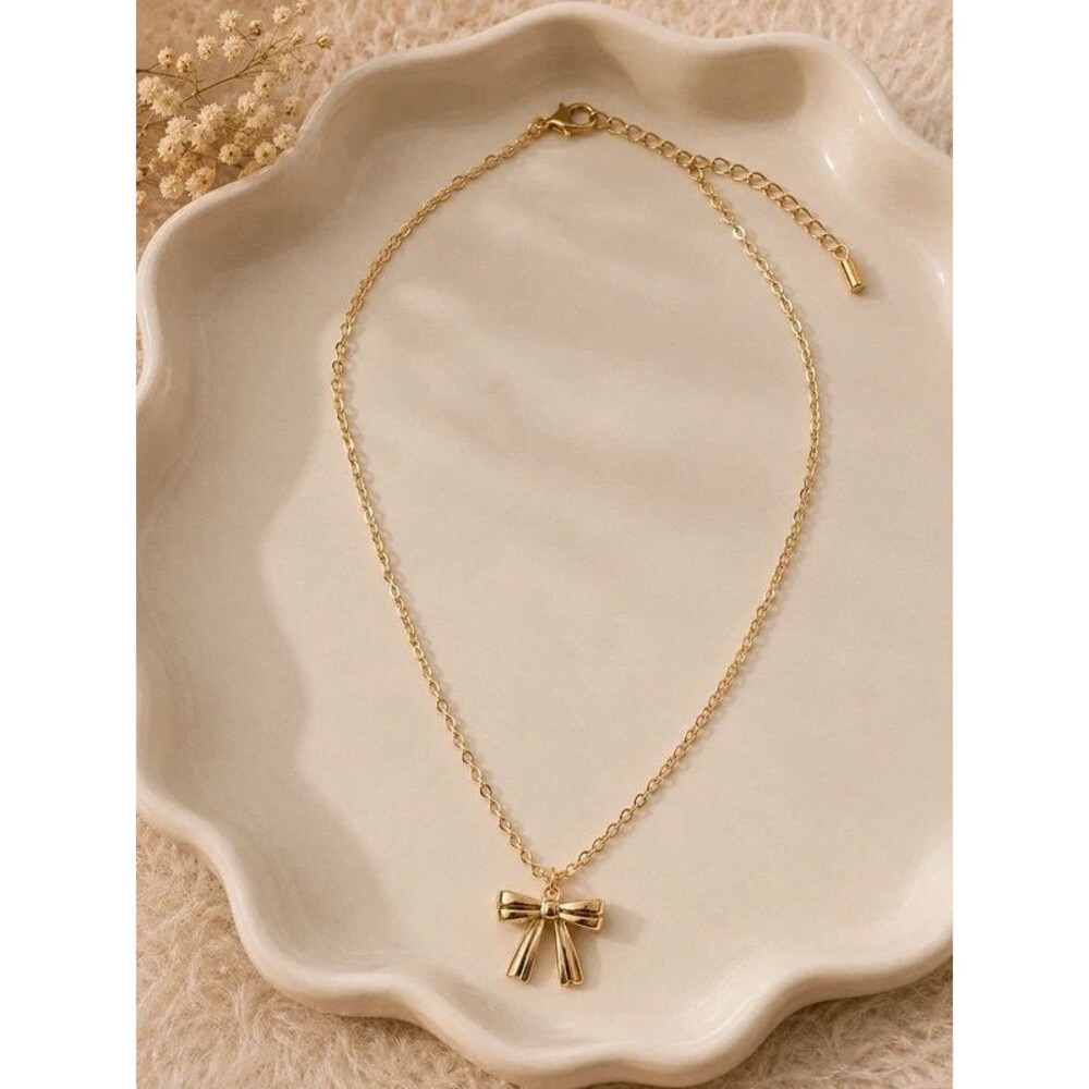 Golden Bow Necklace
